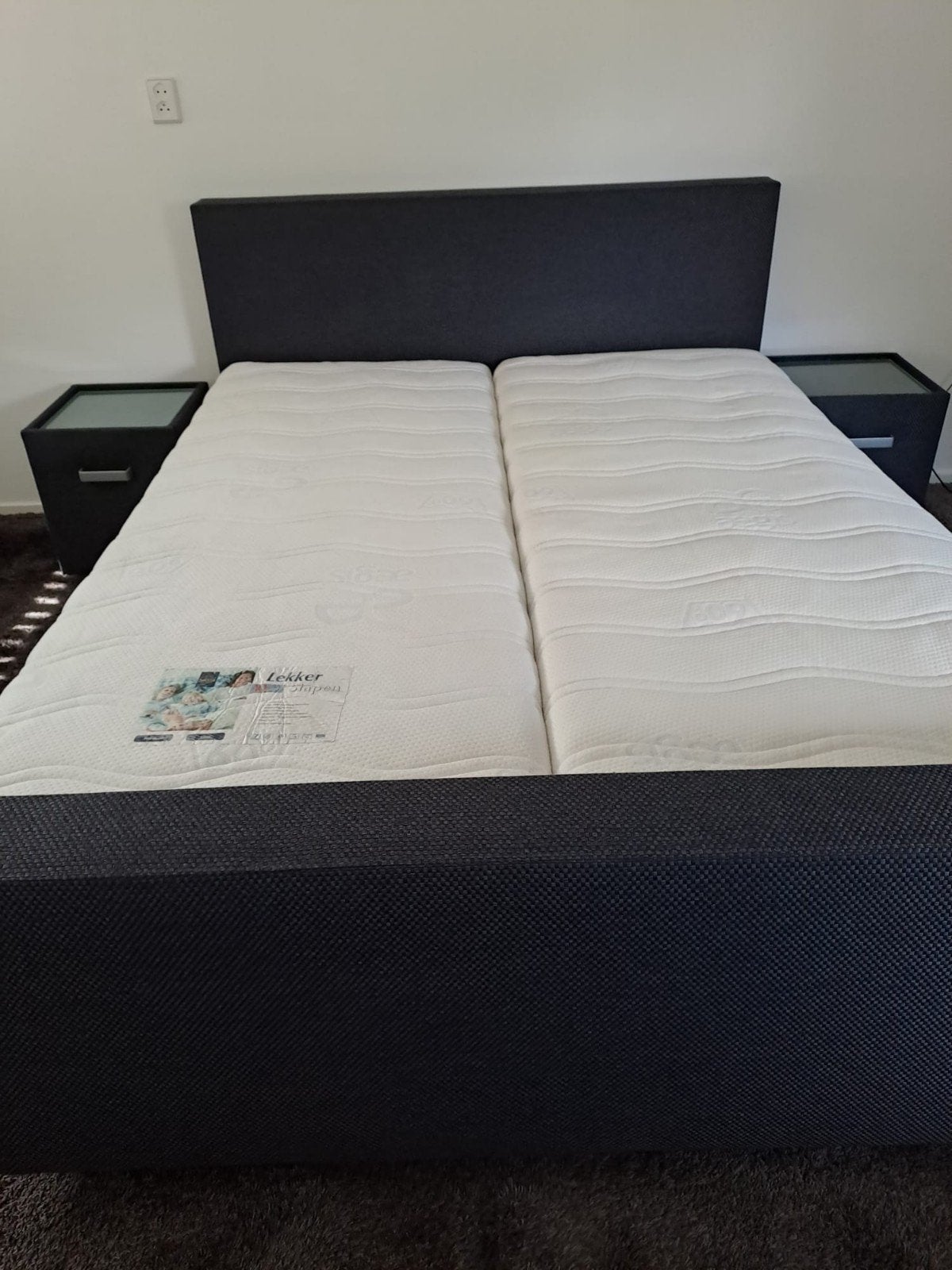 Boxspring  160x200cm met 2 Hockers met lades, Ophalen, Tweepersoons, Zo goed als nieuw, 200 cm
