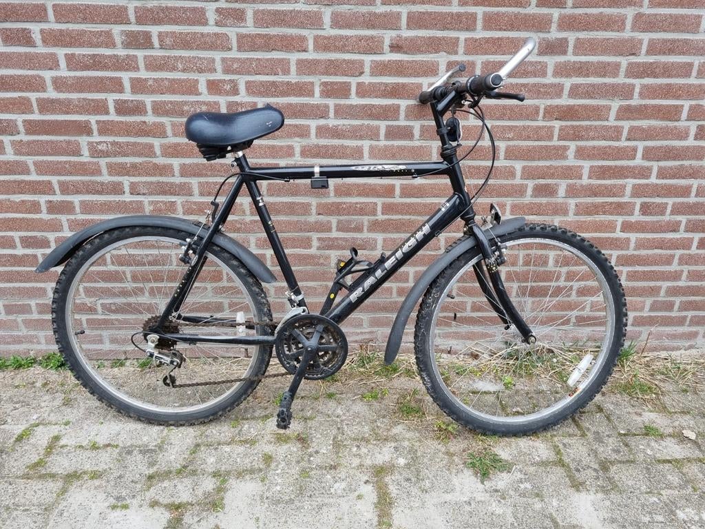 Raleigh Mountainbike Zwart - Herenfiets, Fietsen en Brommers, Fietsen | Mountainbikes en ATB, Gebruikt, Ophalen, Overige merken