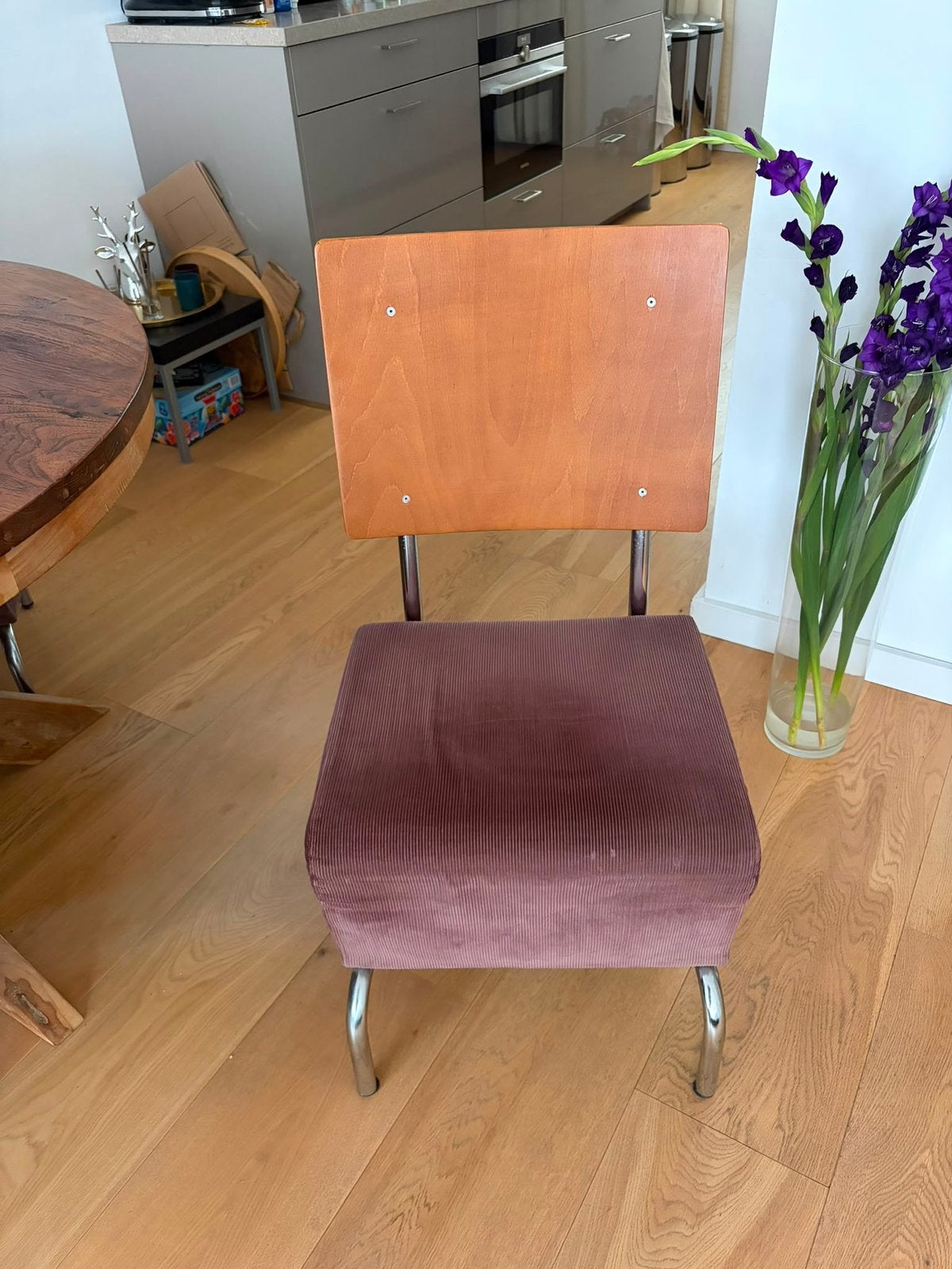 6 hele mooie donkerbruine, rib, designerstoelen te koop., Ophalen, Overige materialen, Gebruikt, Bruin