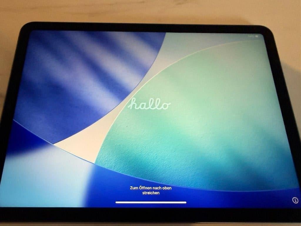 Ipad Air 2022 blauw 64 GB met trifold hoes (ZGAN), Computers en Software, Apple iPads, 10 inch, Blauw, Apple iPad Air, Ophalen of Verzenden