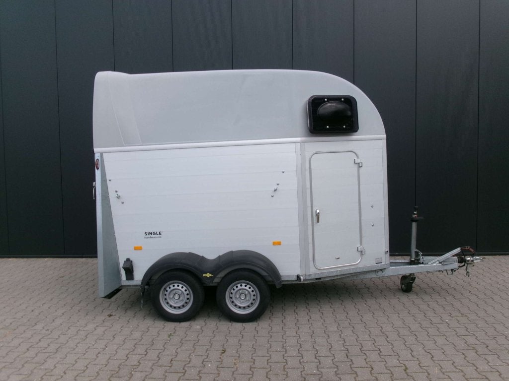 Goed onderhouden 1,5 paards trailer met zadelkamer. Humbaur, Dieren en Toebehoren, Gebruikt, Niet ingevuld, Aluminium, 1½-paards trailer