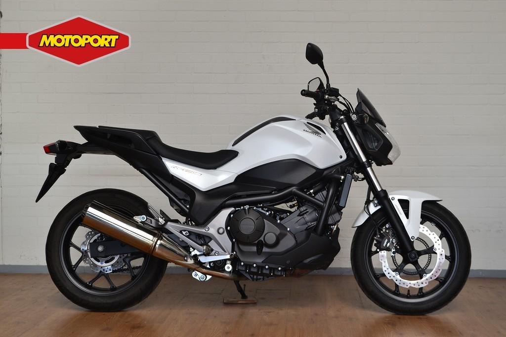 Honda NC 750 S (bj 2015), Dorneveld 180-184
B-1731  Zellik, BE, Honda Motor Europe, Bedrijf, Hlcbepccnl@honda-eu.com