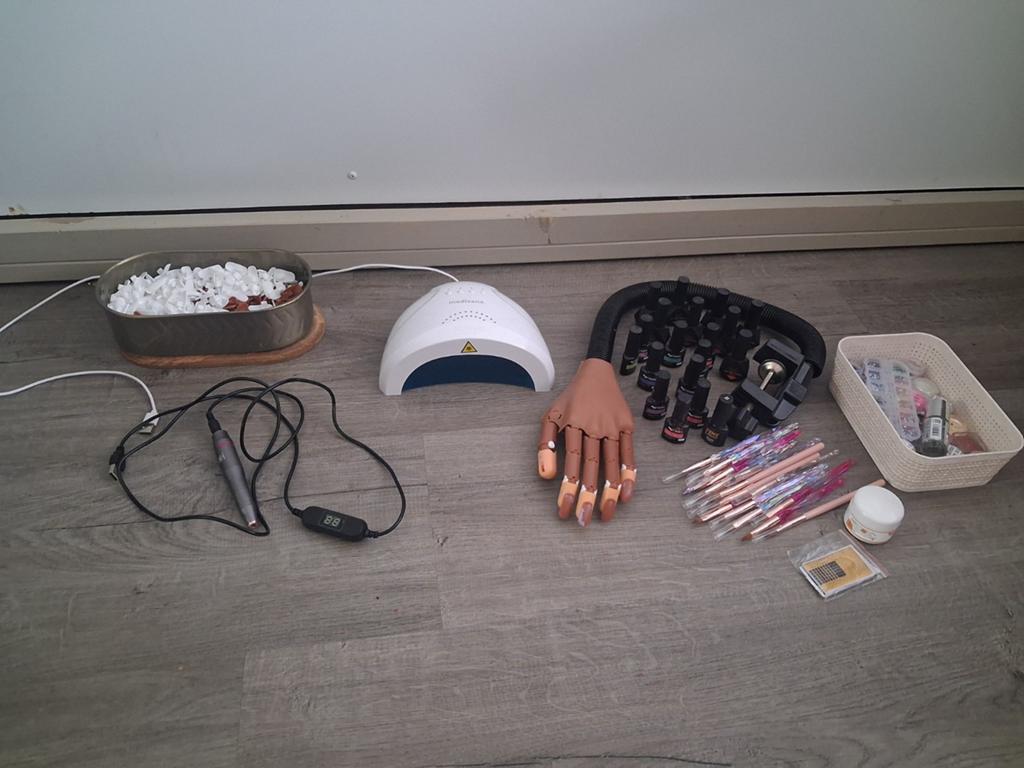 Nagelspullen acryl nagellak, Sieraden, Tassen en Uiterlijk, Uiterlijk | Cosmetica en Make-up, Ophalen, Wit, Handen en Nagels