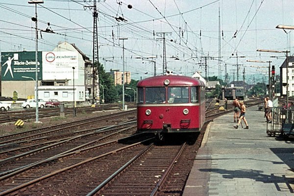 MARKLIN 3016 DB 800K RAILBUS type 795; 3 koplampen , 2 stuks, Wisselstroom, Locomotief, Ophalen of Verzenden, Zo goed als nieuw