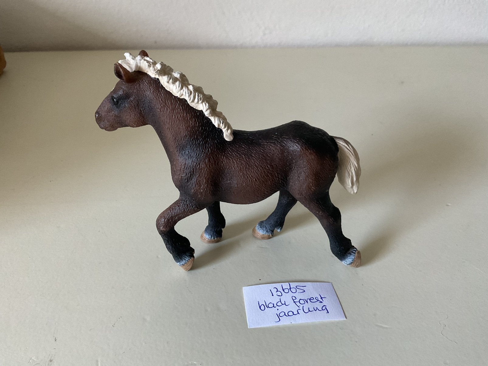 Schleich zwarte woud jaarling, Verzenden, Zo goed als nieuw, Paard, Beeldje of Figuurtje