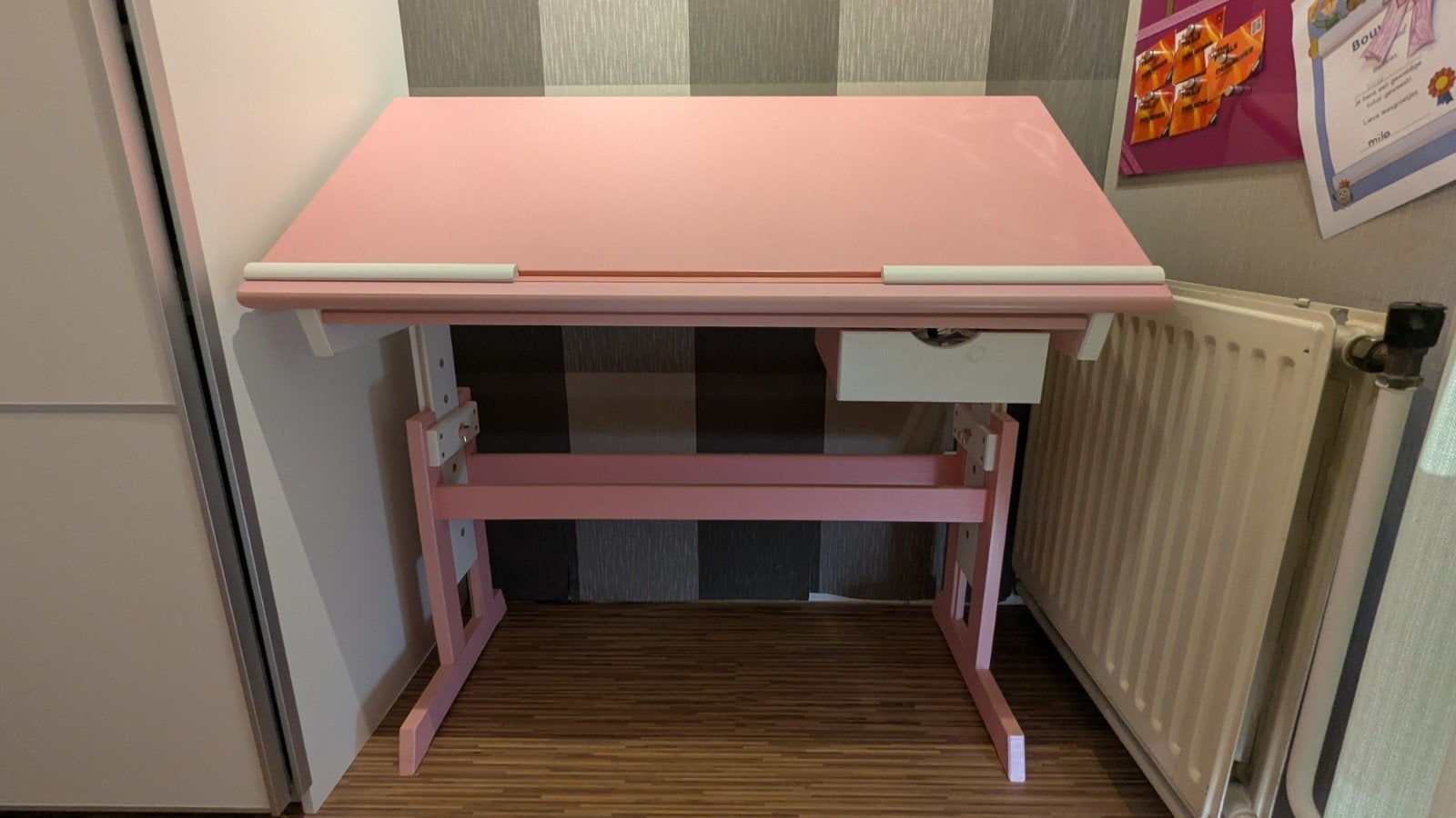 Roze kinderbureau - in hoogte verstelbaar, Ophalen, In hoogte verstelbaar, 55 cm, Overige merken