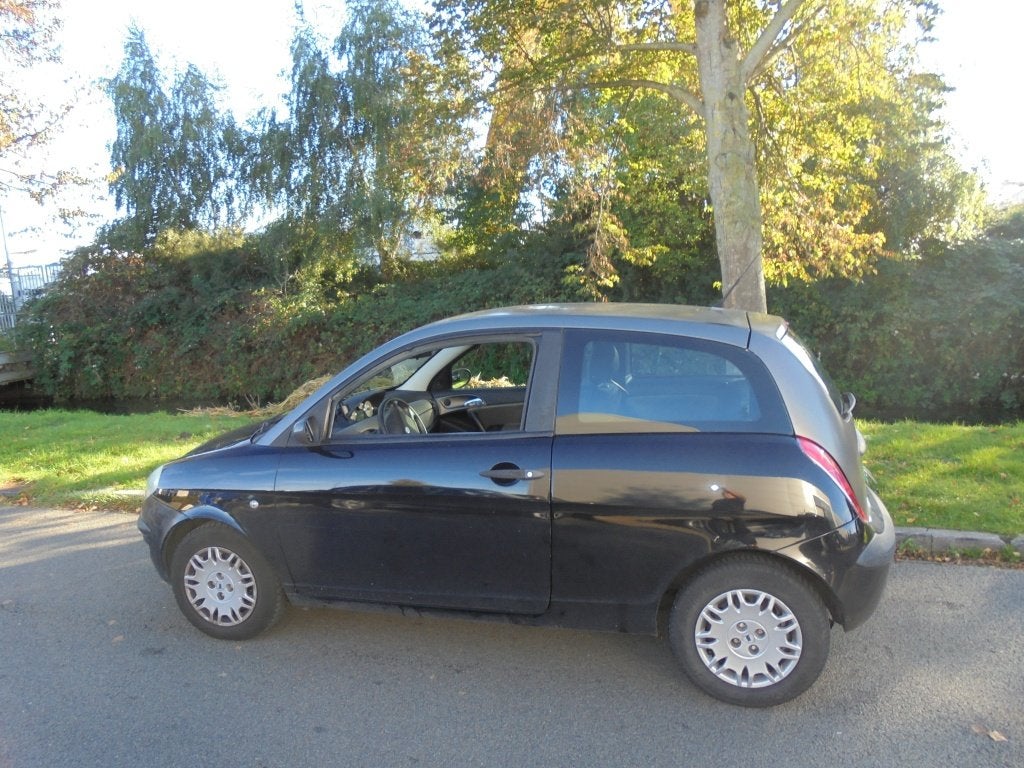 Lancia Ypsilon 1.2 Argento, Auto's, Gebruikt, Zwart, Origineel Nederlands, Handgeschakeld