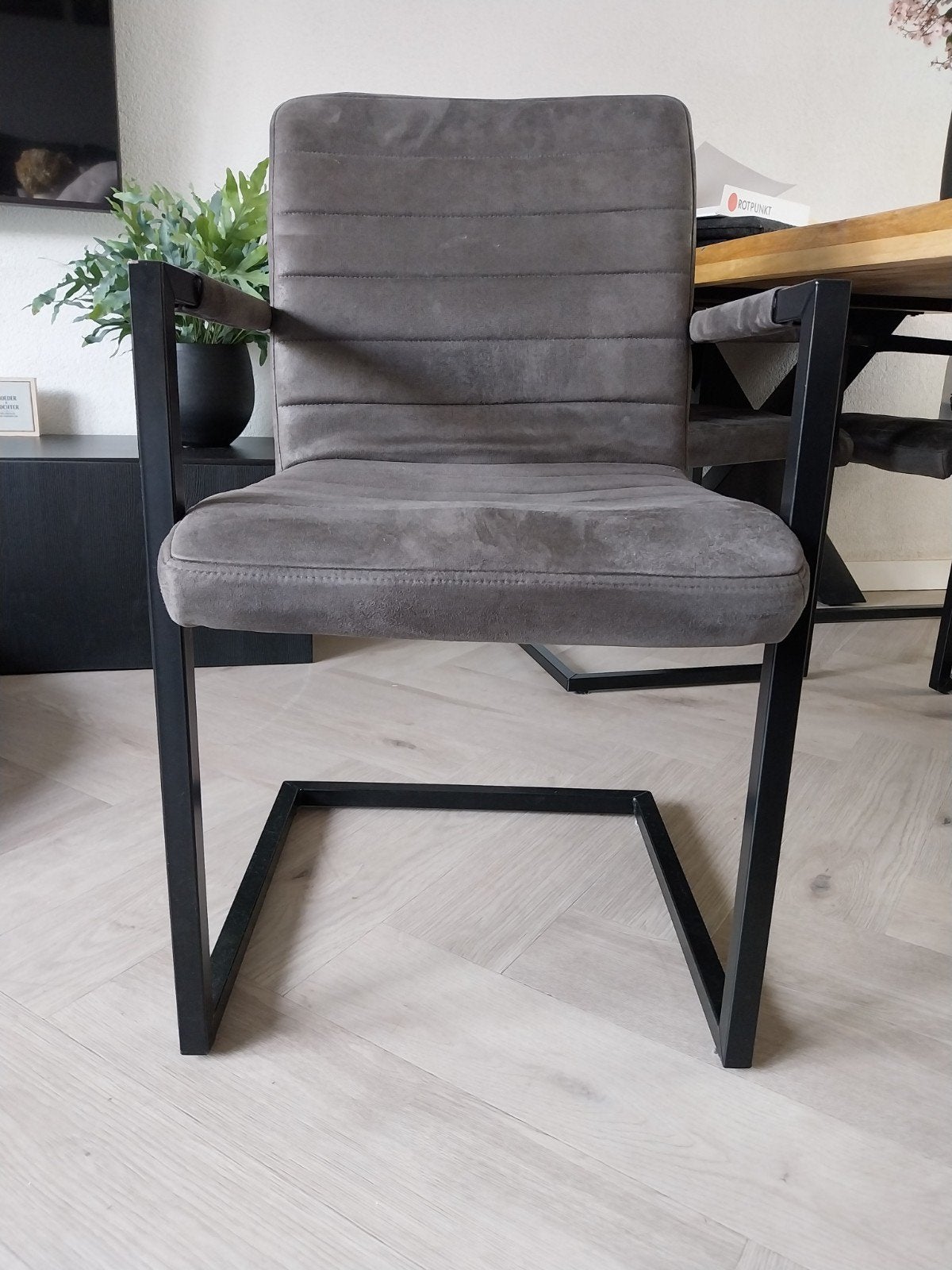 6 Moderne eetkamerstoelen met armleuningen - Grijs stof, Ophalen, Modern, Industrieel, Zo goed als nieuw, Metaal