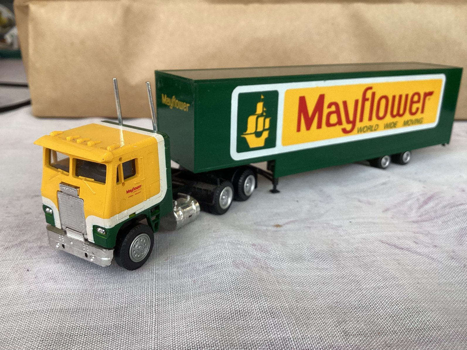 Freightliner 1:87 Herpa, Ophalen of Verzenden, Zo goed als nieuw, Bus of Vrachtwagen, Herpa