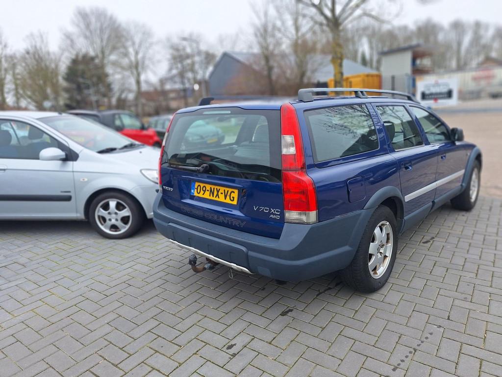 Volvo V70 Cross Country 2.4 T Geartronic Ocean Race / Mooie, Blauw, 2435 cc, Vierwielaandrijving, 93 €/maand