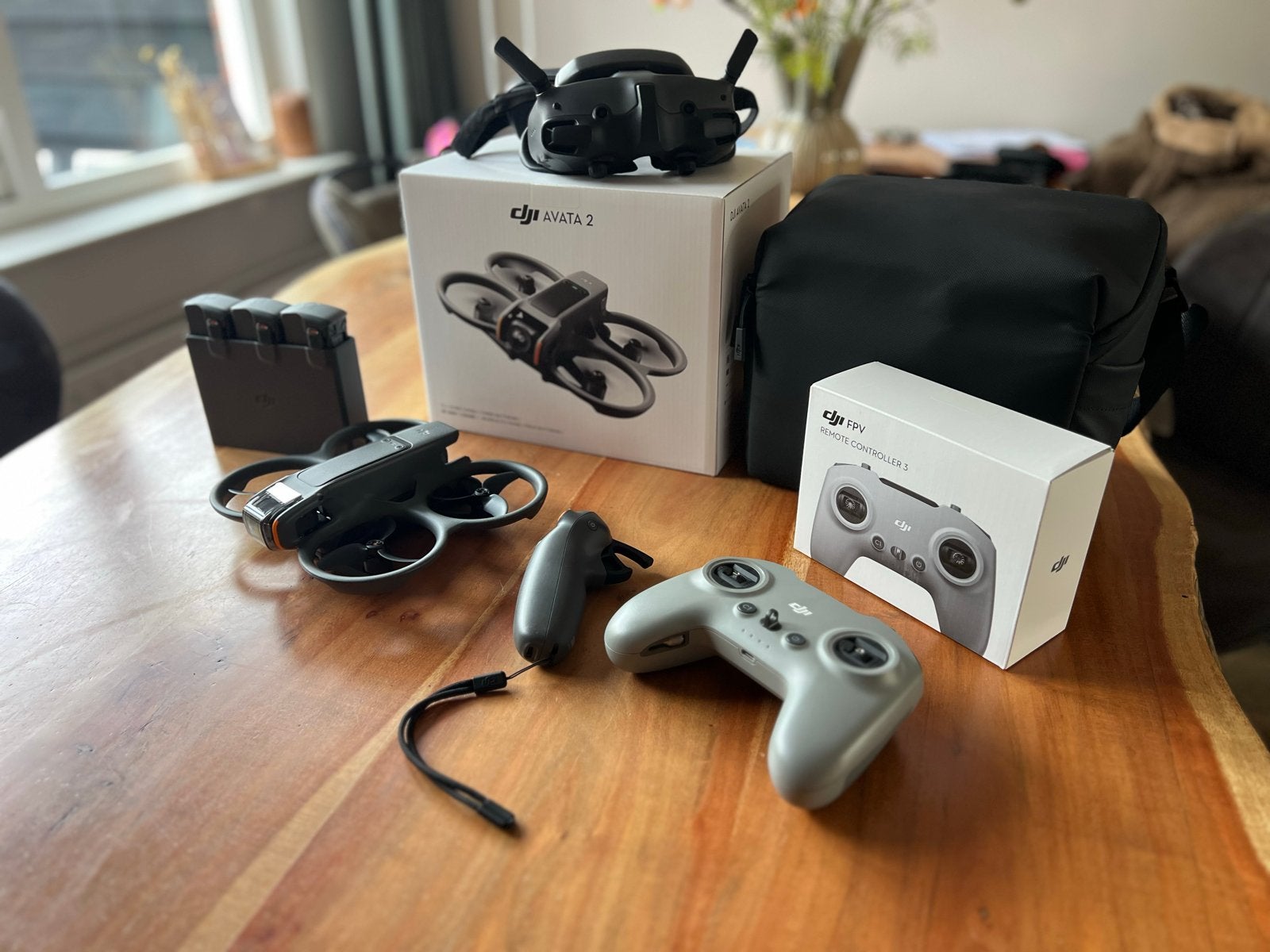 DJI Avata 2 Fly More Combo met FPV Goggles en Controller, Audio, Tv en Foto, Cameradrone, 15 tot 30 minuten, Zo goed als nieuw