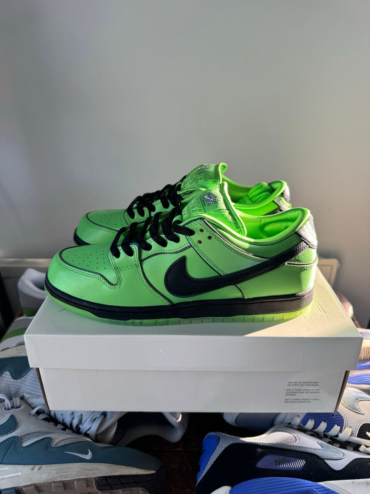Nike SB Dunk Low Powerpuff Girls Buttercup Maat 45, Ophalen of Verzenden, Nieuw, Overige kleuren, Sneakers of Gympen