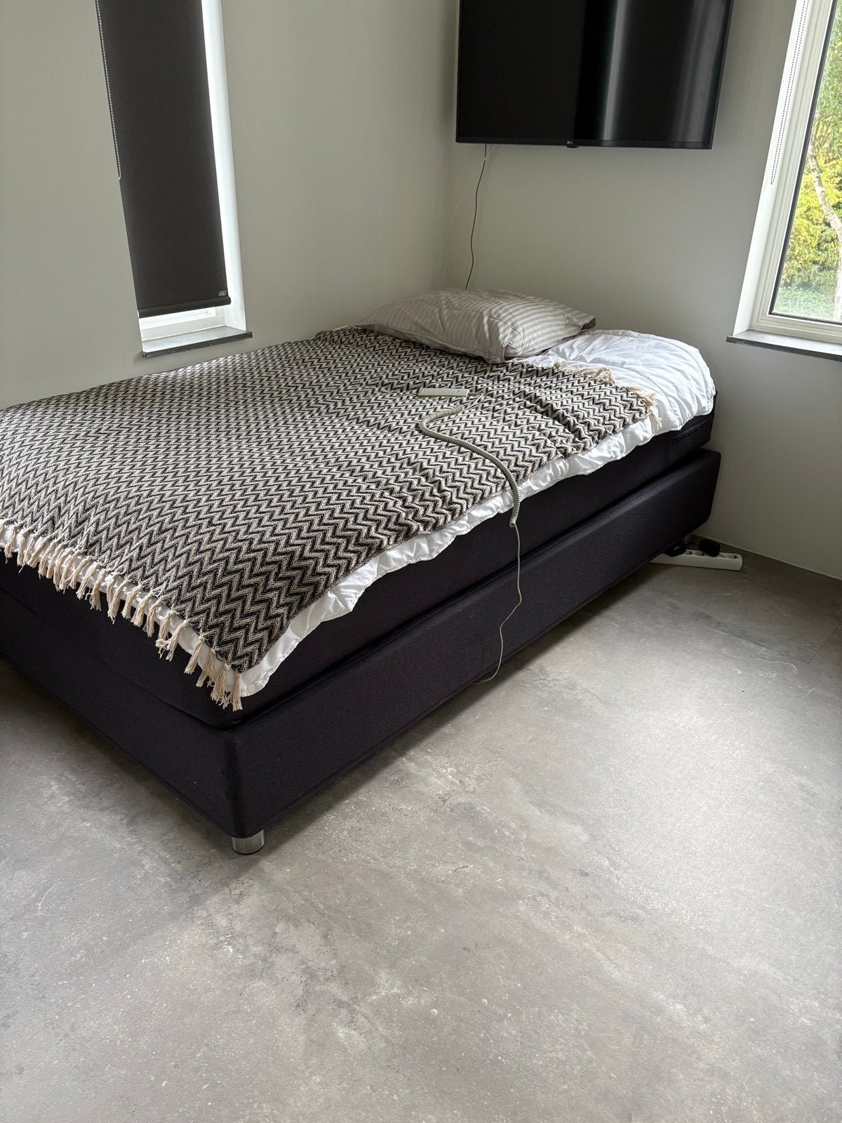 Jensen seniorenbed 120x200 met verstelbare bodem, Ophalen, Zwart, Twijfelaar, 120 cm