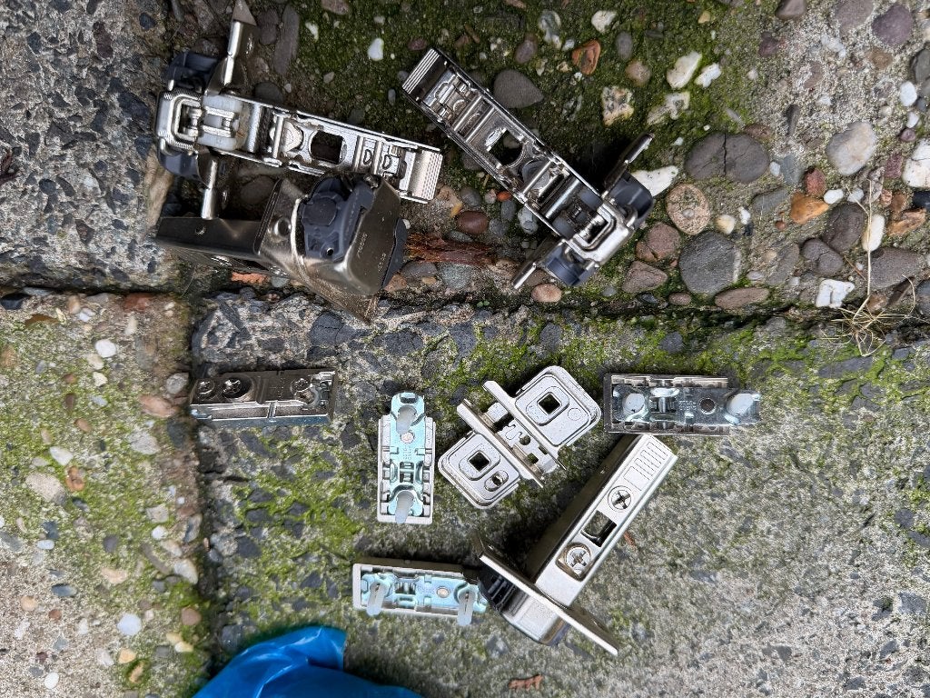 B015 - Diverse meubelscharnieren, Ophalen, Gebruikt, Overige typen