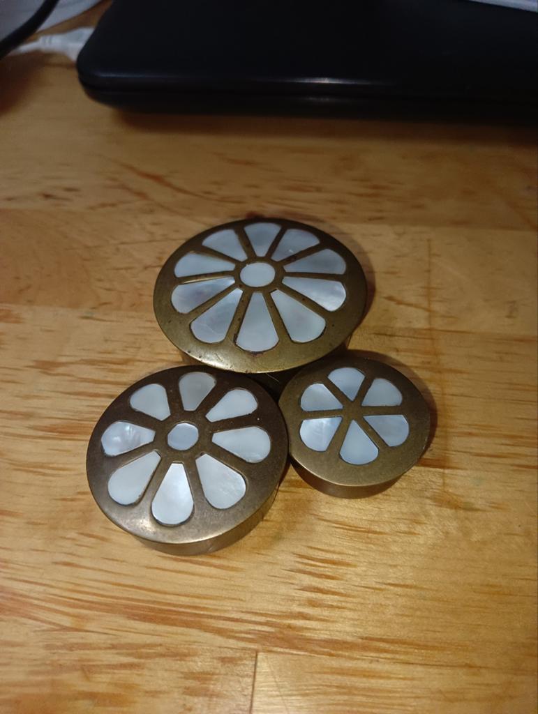 Set van 3 Vintage Messing Pillendoosjes met Parelmoer Inleg, Ophalen of Verzenden
