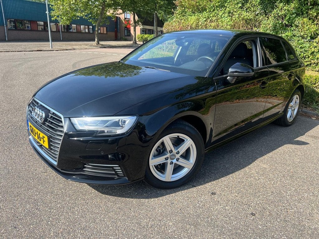 Audi A3 Sportback 40 TFSI e-tron S-tronic Plug in Hybrid Cru, Auto's, Audi, Stof, Gebruikt, 4 cilinders, Zwart