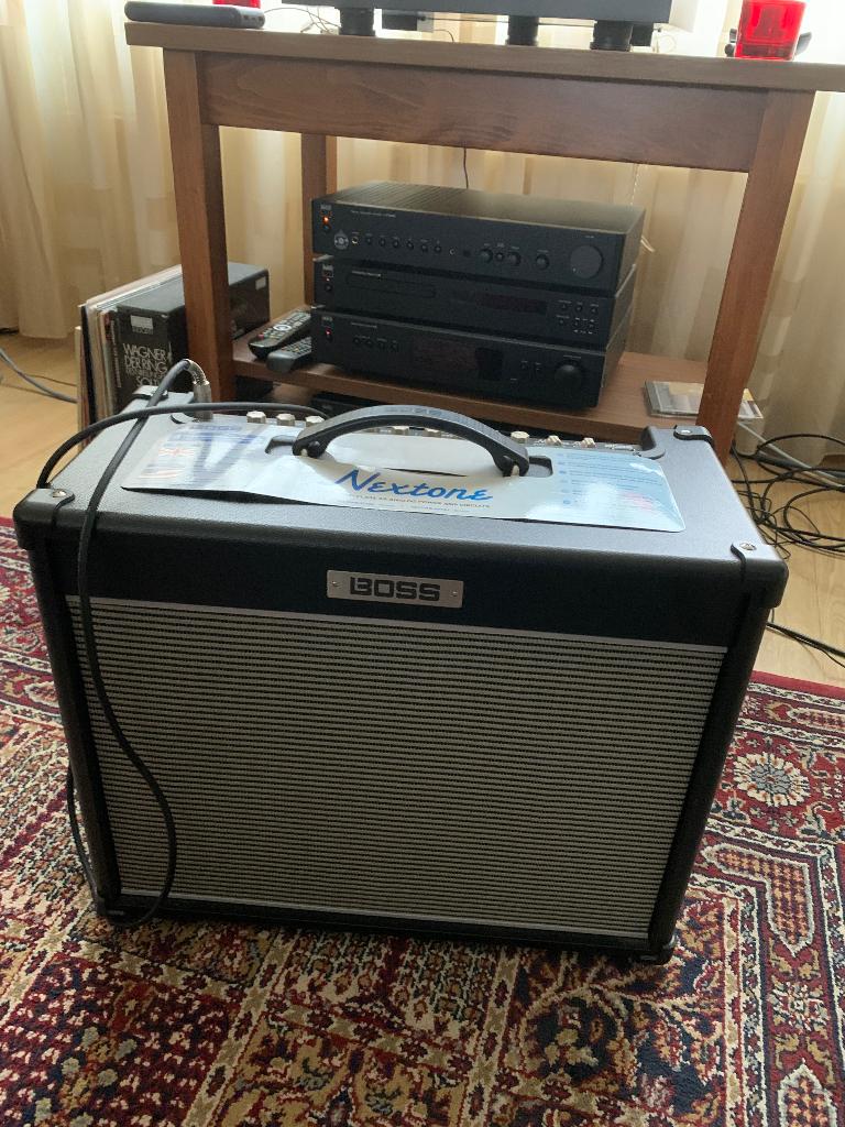 Gitaar versterker Boss, Muziek en Instrumenten, Ophalen, Zo goed als nieuw, Gitaar, Minder dan 50 watt