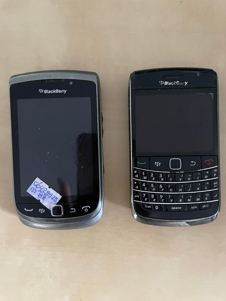 Blackberry Klassiekers - 2 Stuks. Bieden!, Telecommunicatie, Gebruikt, Zwart, Ophalen of Verzenden, Minder dan 3 megapixel