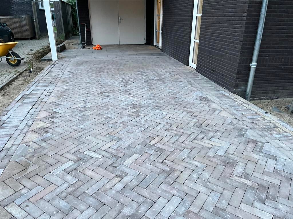 Stratenmaker aangeboden, op korte termijn al tijd!, Bestrating