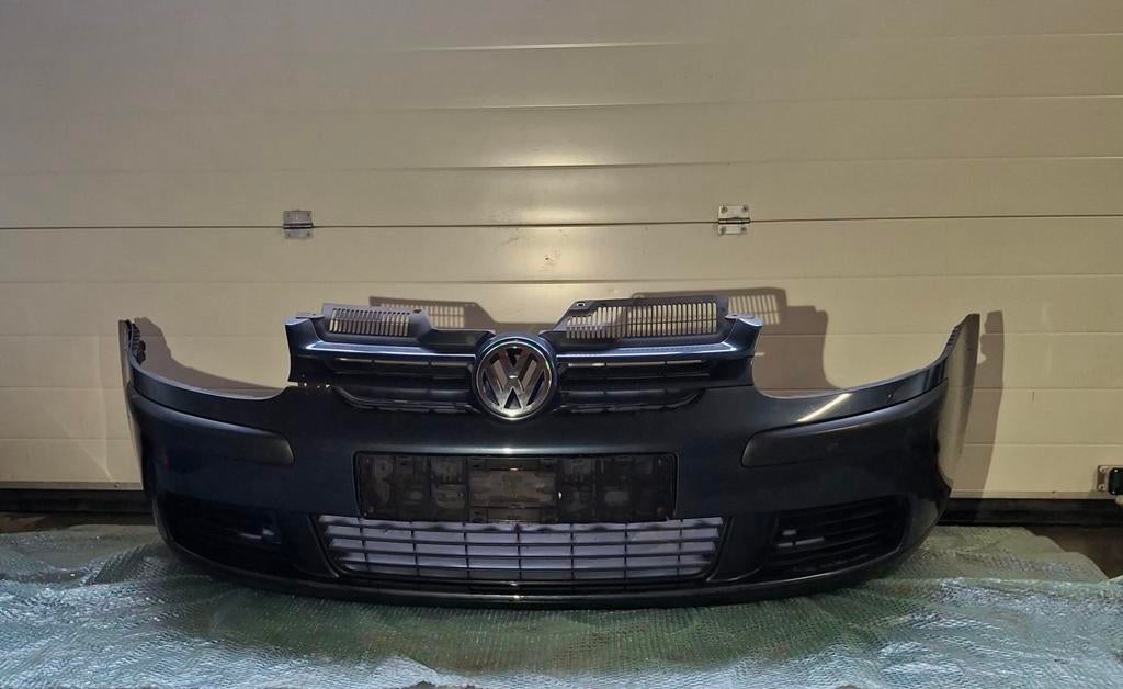 Voorbumper Volkswagen golf 5 LC5F blauw., Auto-onderdelen, Ophalen, Gebruikt, Bumper, Volkswagen
