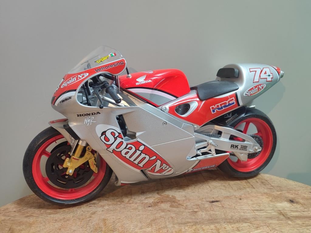 Honda NSR500 - Daijiro Kato - Honda Gresini - schaal: 1/6, Ophalen of Verzenden, Gebruikt, 1:5 t/m 1:8, Motor