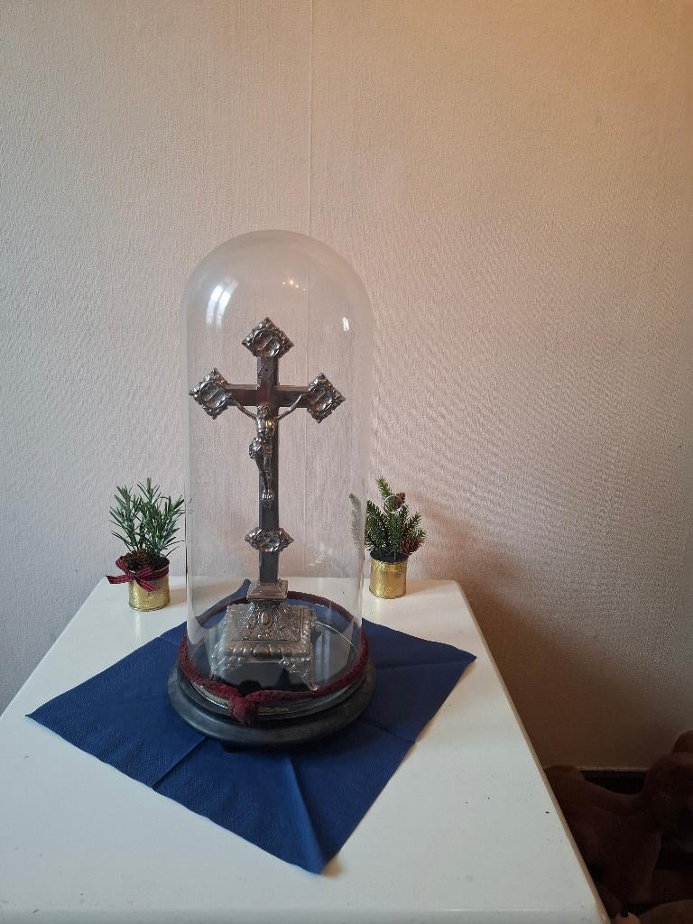 kruis onder stolp, Antiek en Kunst, Antiek | Religie, Ophalen