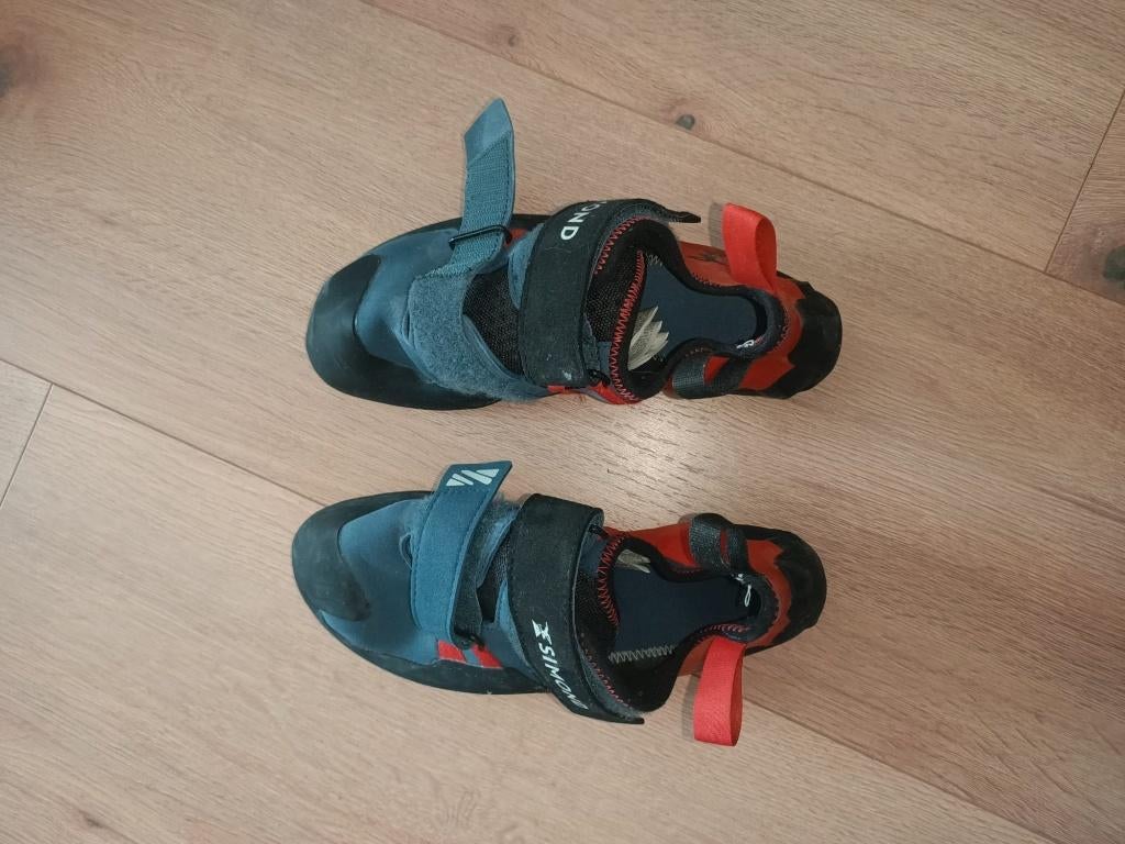 Climbing shoes decathlon vertika blue/red, Ophalen, Zo goed als nieuw, Klimsportschoenen