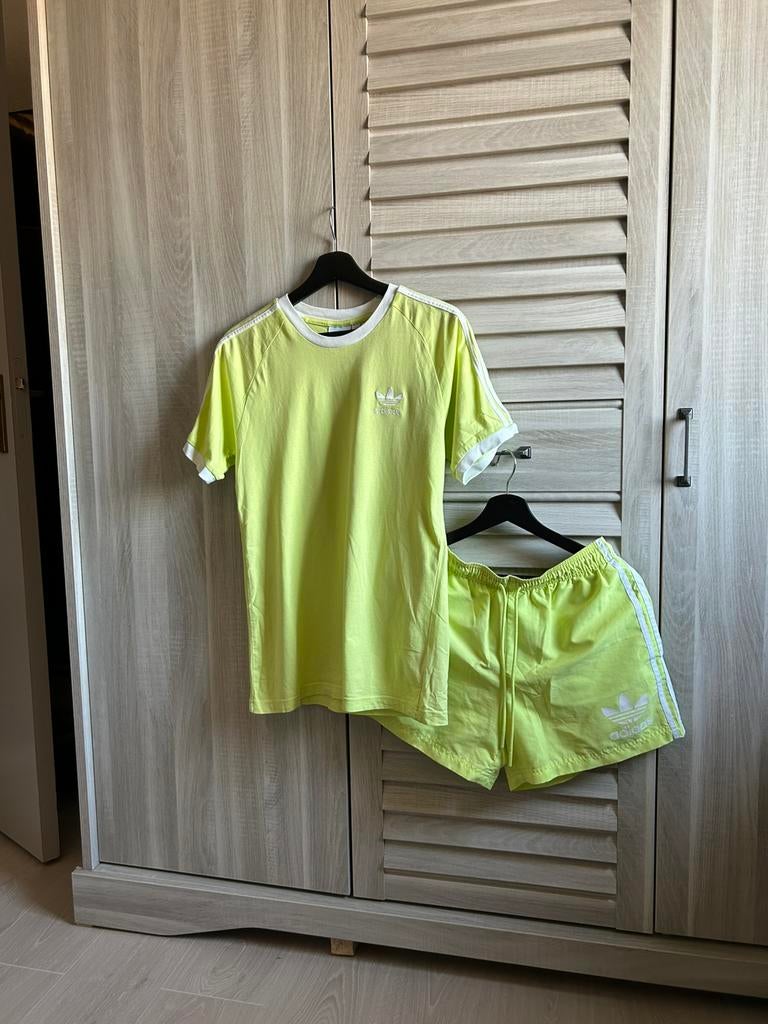 Adidas zwembroek en shirt limegroen maat S, Kleding | Heren, Badmode en Zwemkleding, Ophalen of Verzenden, Maat 46 (S) of kleiner