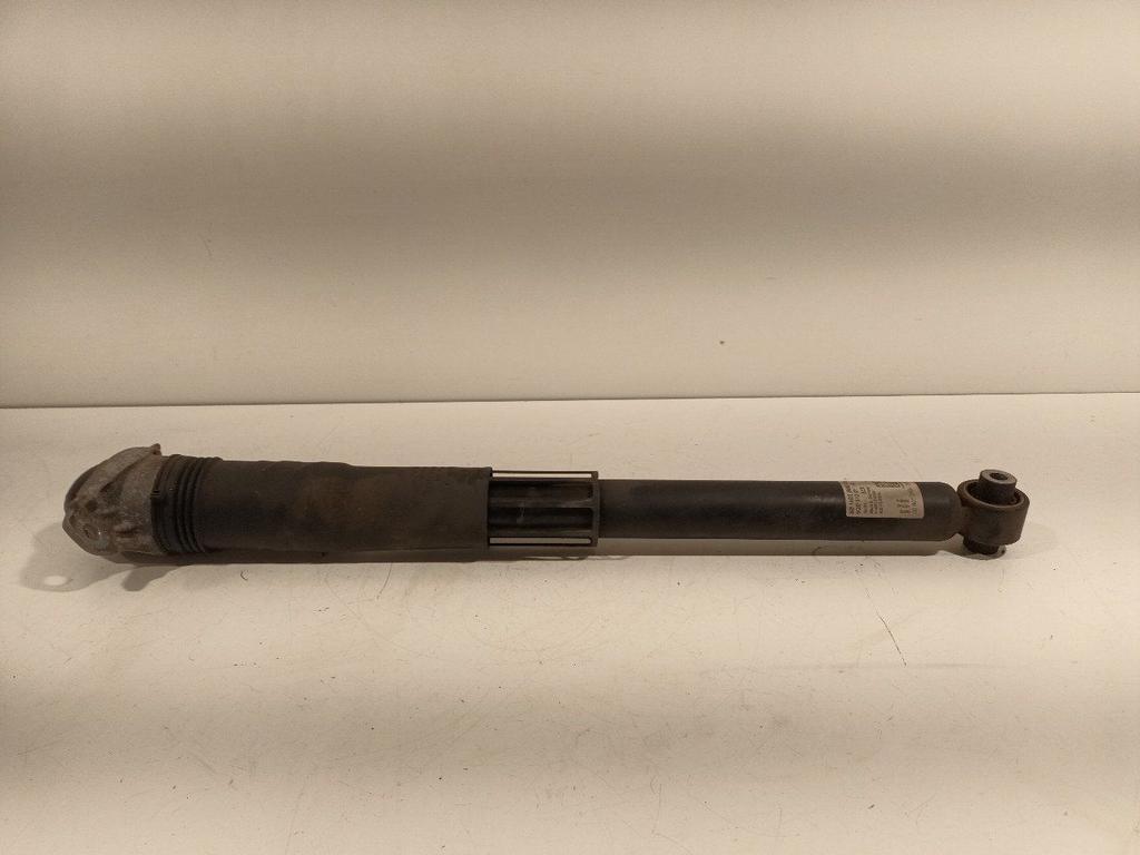 Schokbreker links achter Volkswagen Golf, Onderdelen@venauto.nl, Van der Ven Autorecycling B.V., Gebruikt, Ettenseweg 76, 4706 PB Roosendaal, The Netherlands