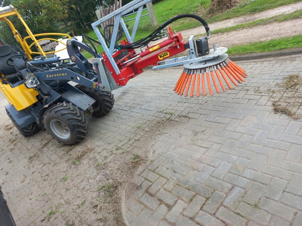 Onkruidbestrijding onkruidborstel machinaal, Diensten en Vakmensen, Tuinmannen en Stratenmakers