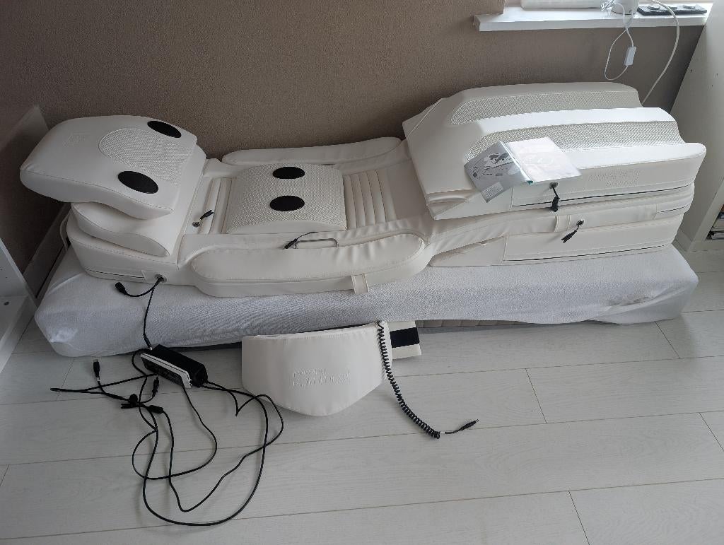 Massage bed, Sport en Fitness, Massageproducten, Zo goed als nieuw, Apparaat, Ophalen