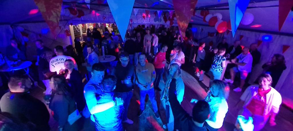 DJ huren, DJ boeken, Feest DJ, Dj inhuren, deejay, DJ zoeken, Dj