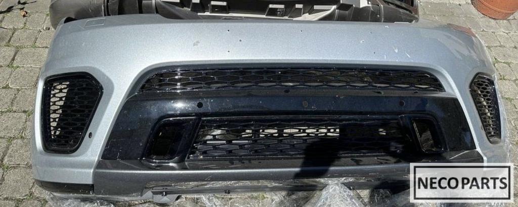 RANGE ROVER SPORT SVR BUMPER VOORBUMPER ALLES LEVERBAAR !!!, Ophalen of Verzenden, Gebruikt, Land Rover, Spatbord