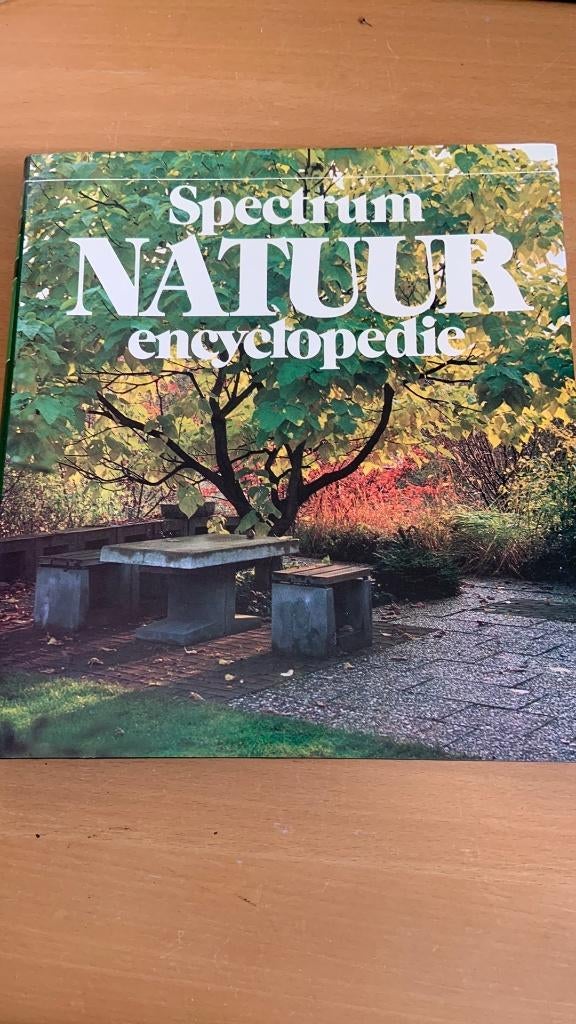 Spectrum natuur encyclopedie - Bloemen en planten, weekagen, Boeken, Ophalen of Verzenden, Zo goed als nieuw, Bloemen en Planten