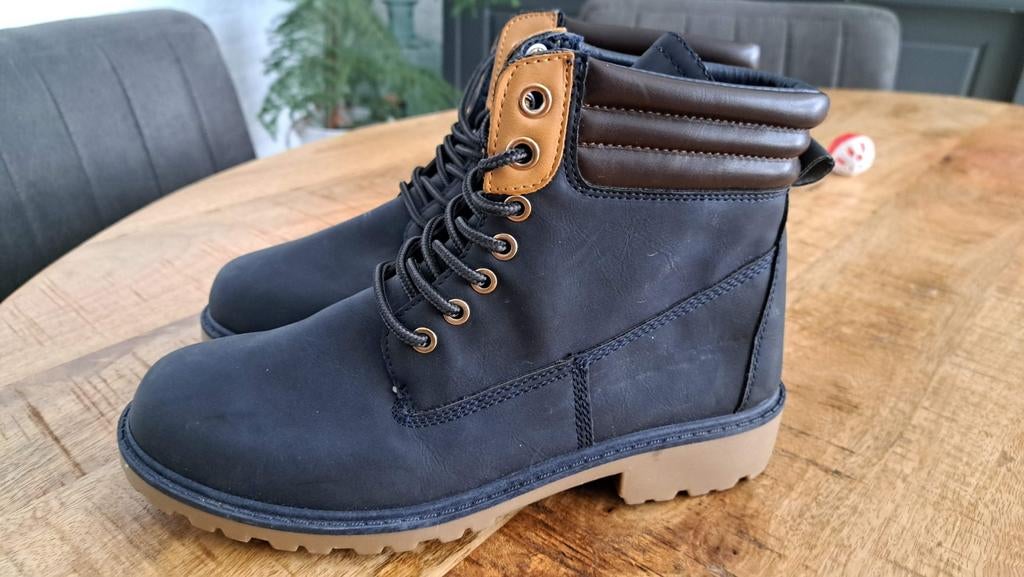 Nieuwe blauwe hoge ( wandel) dames schoen) maat 40, Blauw, Nieuw, Wandelschoenen, Ophalen of Verzenden