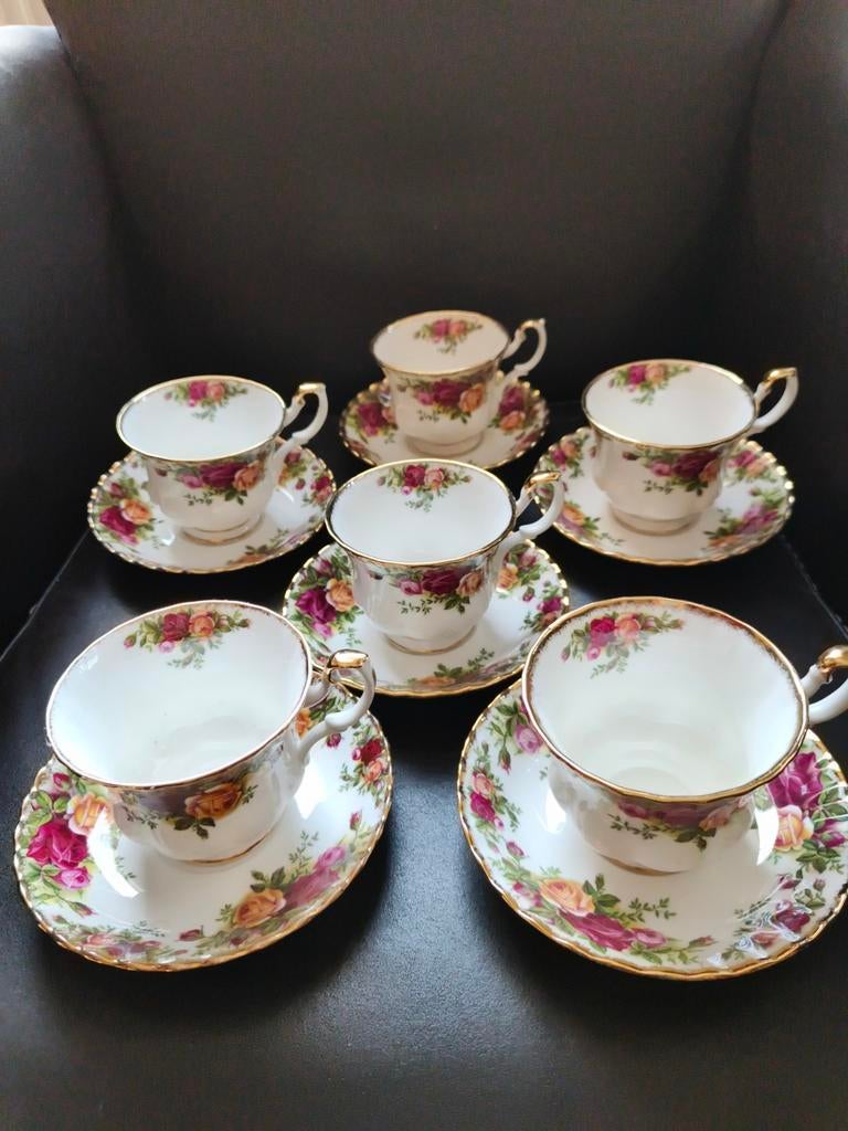 Engelse, Royal Albert porselein "old country roses" Thee kop, Antiek en Kunst, Ophalen of Verzenden