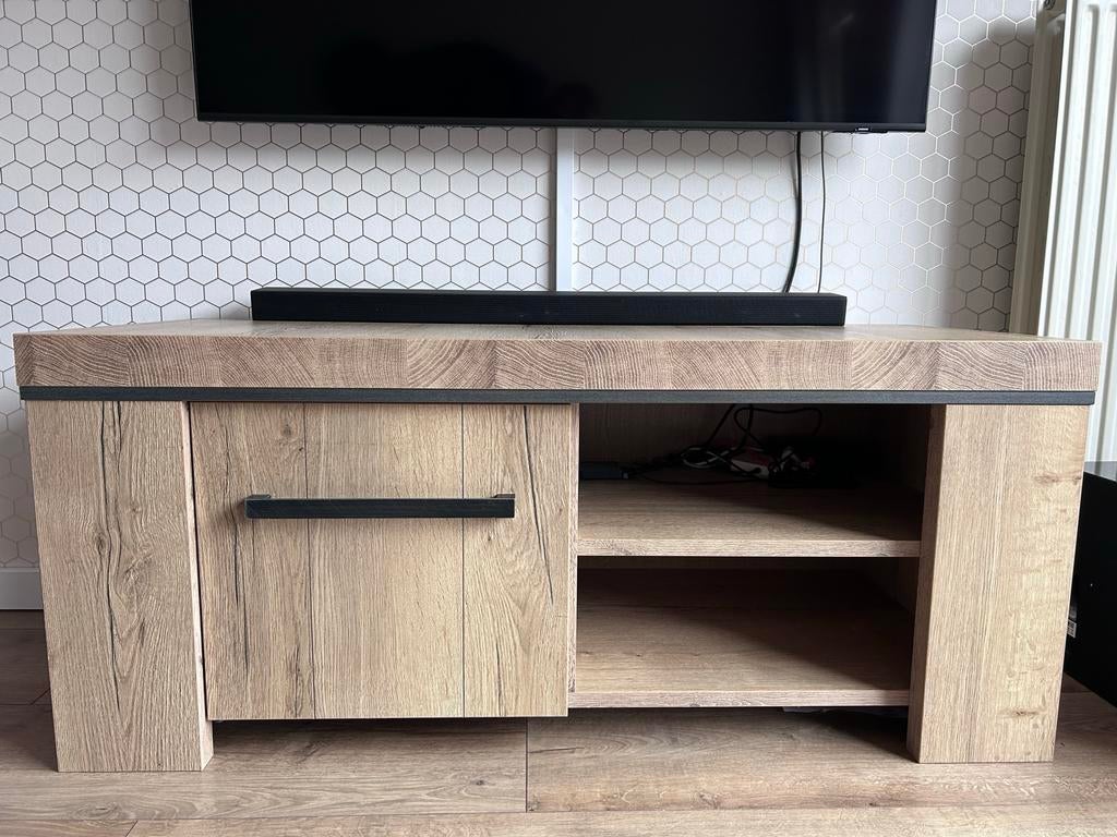 Tv meubel Hoorn - 129x54x55 cm, Huis en Inrichting, Ophalen, 100 tot 150 cm, Zo goed als nieuw, Minder dan 100 cm