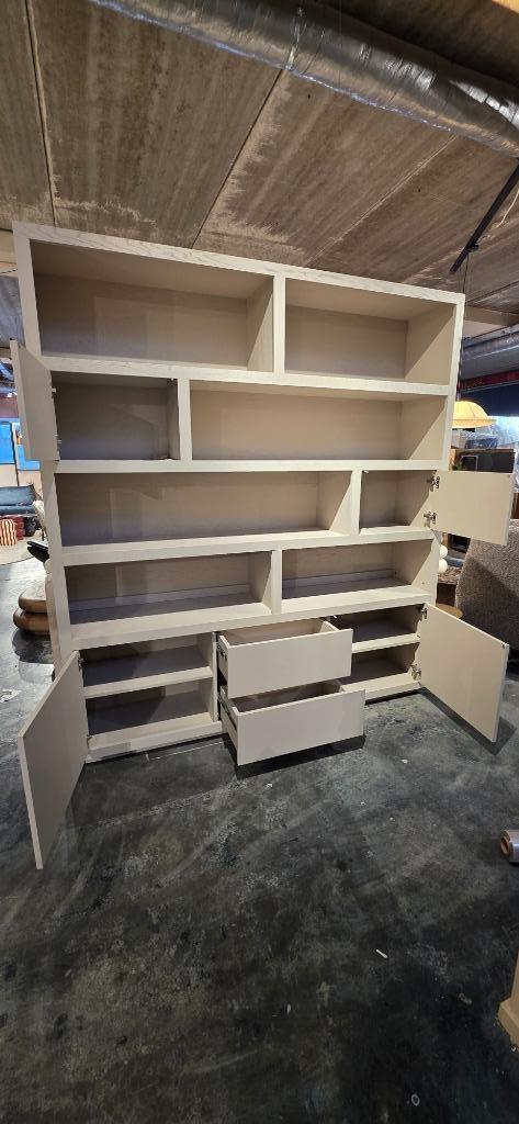 Opbergkast Eikenhout Taupe 200/220cm Showmodel korting, Huis en Inrichting, Kasten | Boekenkasten, Bornsestraat, Eikenhout, JaRa