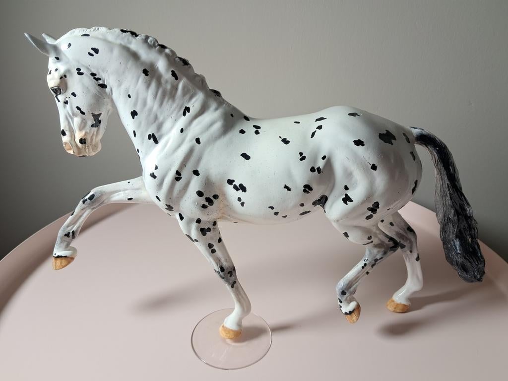 Breyer repaint totilas model, Ophalen of Verzenden, Zo goed als nieuw, Paard, Beeldje of Figuurtje