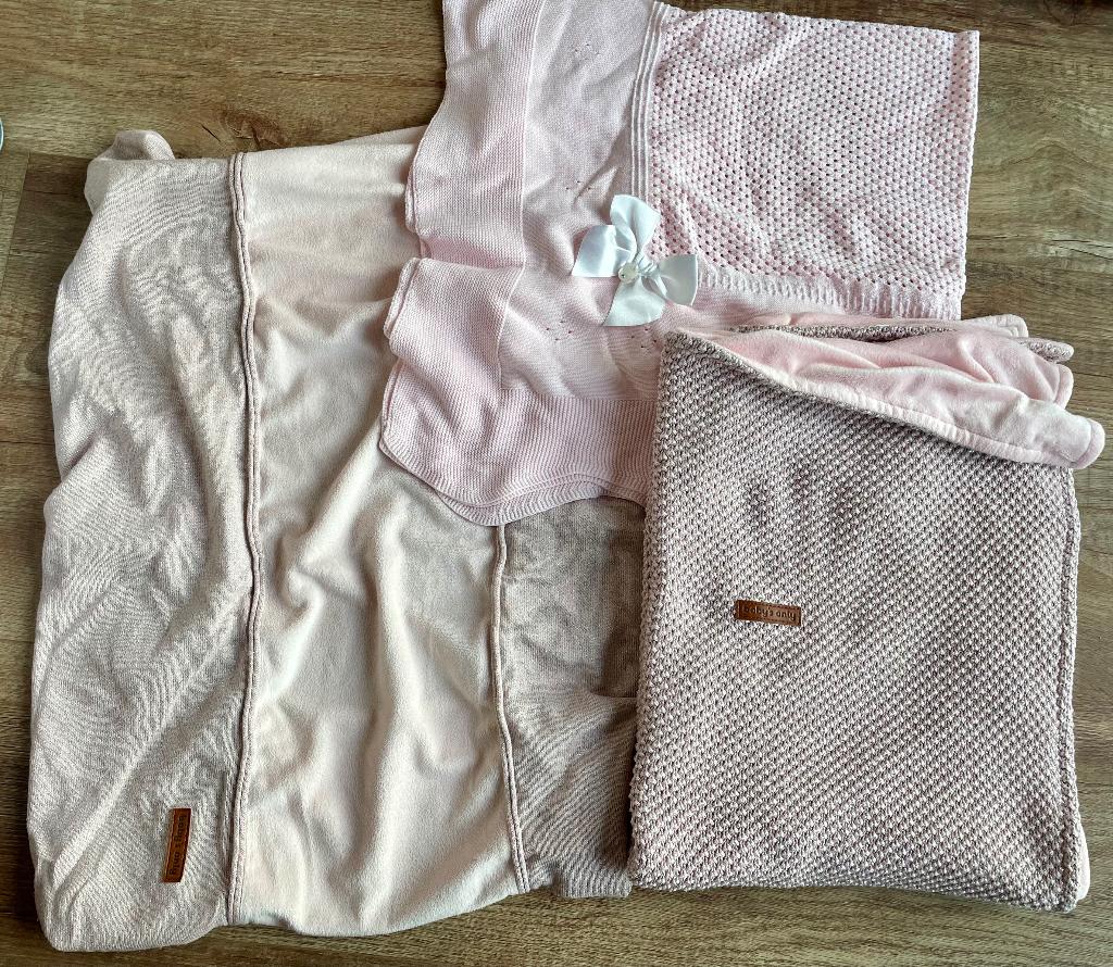 set: 2 dekentjes 1 aankleedkussenhoes, Ophalen of Verzenden, Zo goed als nieuw, Minder dan 70 cm, Deken