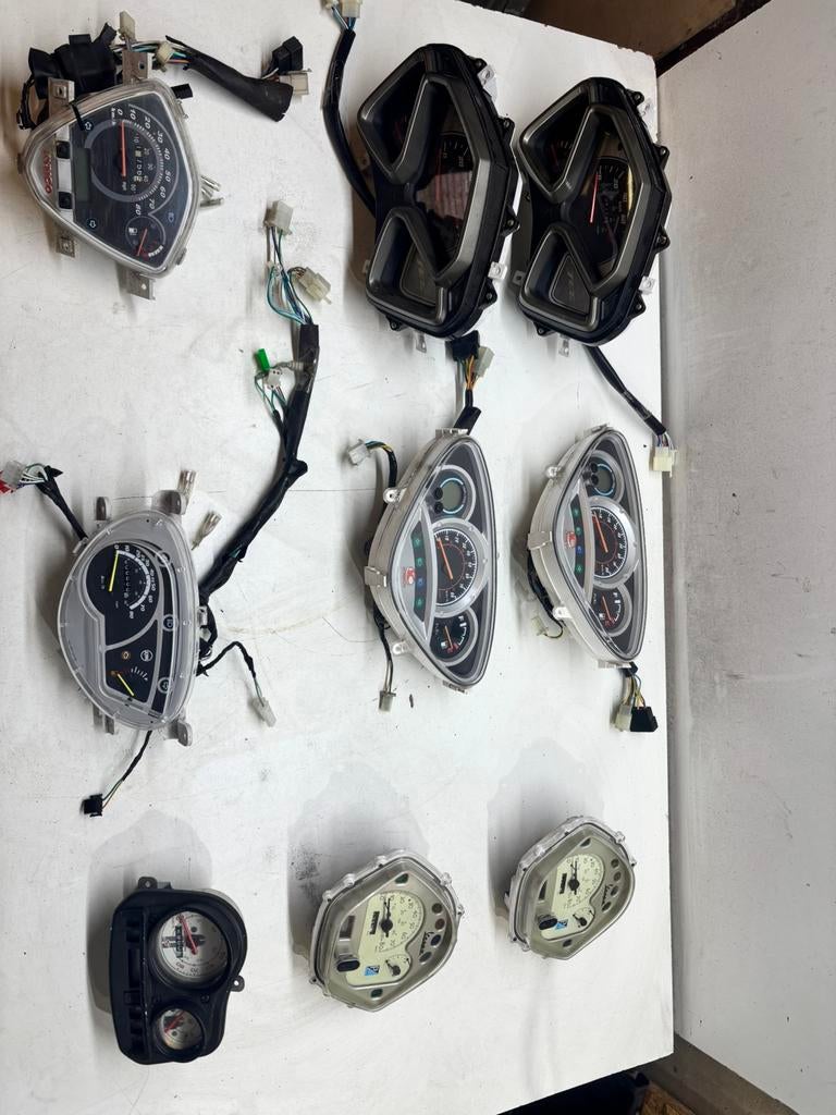 Verschillende tellers Kymco, Vespa, Sym, Kymco, Ophalen of Verzenden, Zo goed als nieuw, Teller, Teller
