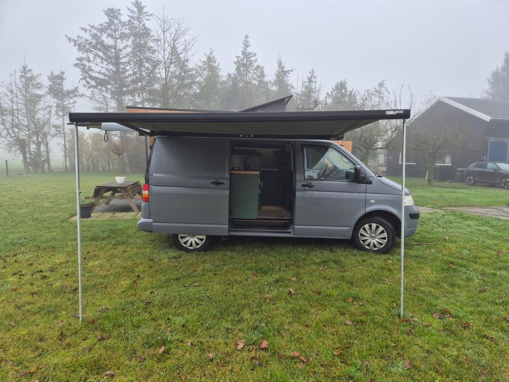 Volkswagen Transporter T5 (zelfbouw)buscamper, Buscamper of Camperbus, Volkswagen, Tot en met 2, Handgeschakeld
