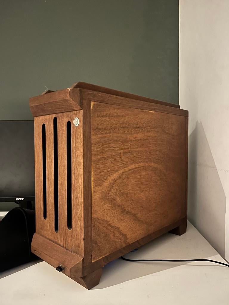 Gaming setup - MOET WEG!, Spelcomputers en Games, Games | Pc, Overige genres, 1 speler, Ophalen of Verzenden, Zo goed als nieuw