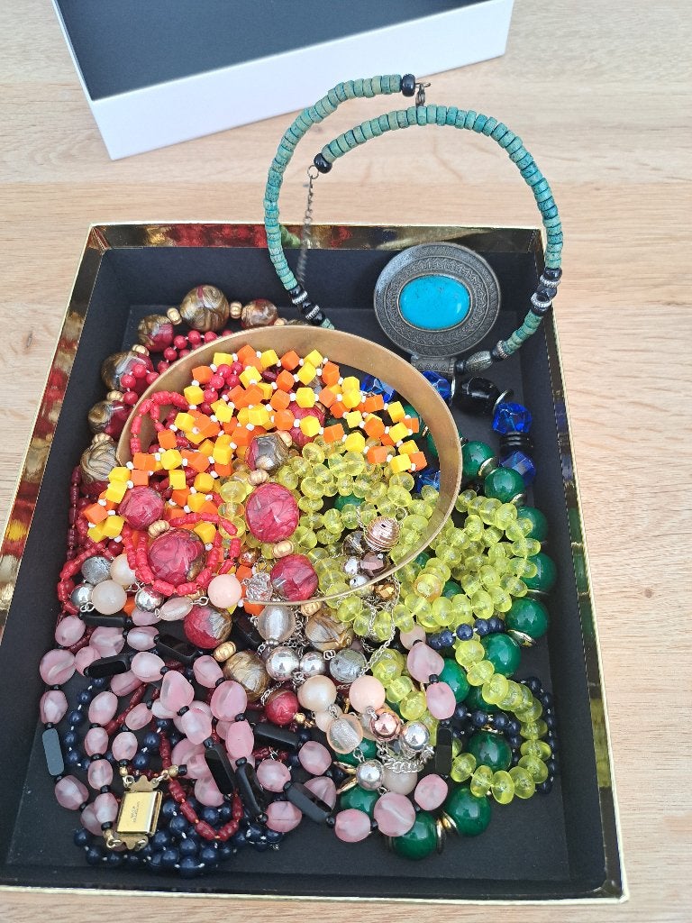 Doos vrouwen sieraden, Ophalen of Verzenden, Overige materialen, Ketting, Verguld