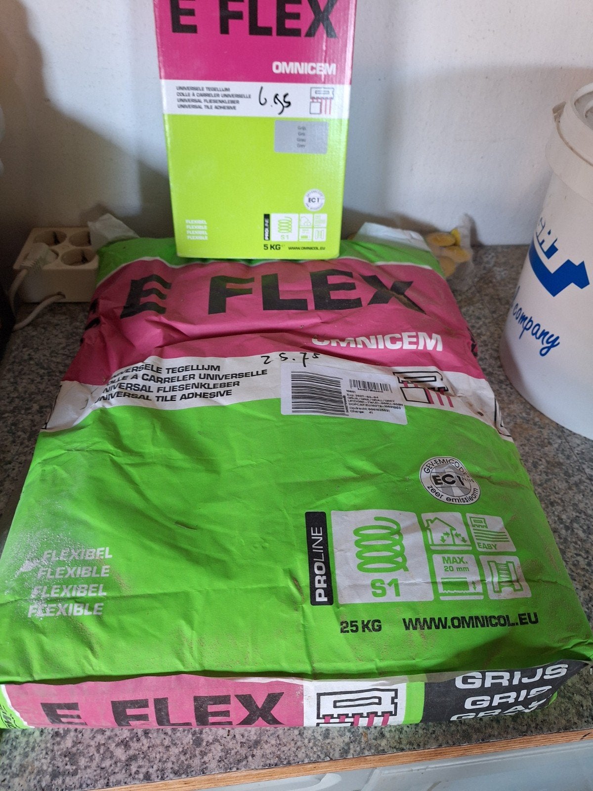 Omnicem E Flex Tegellijm Grijs 25kg - Nieuw, Ophalen, Nieuw