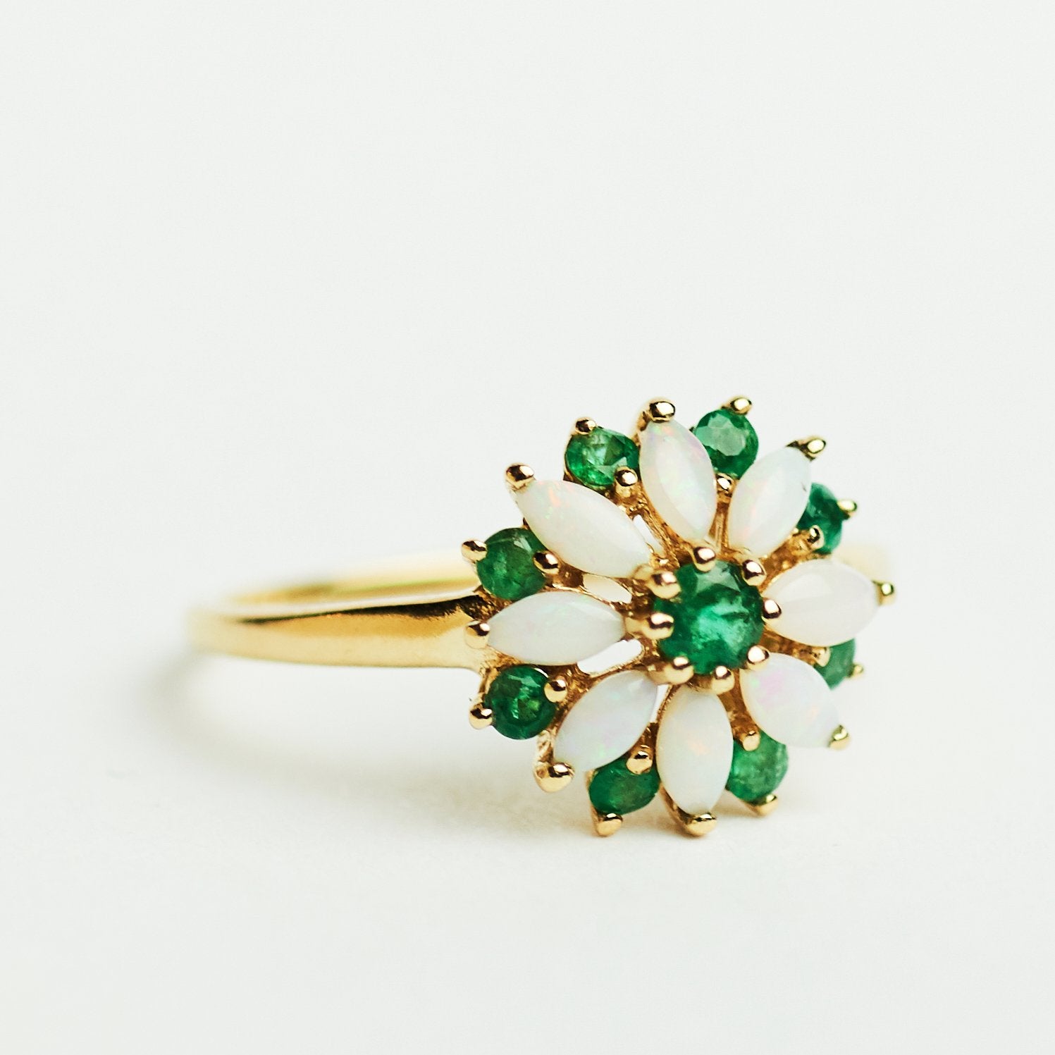 Vintage ring, Ophalen of Verzenden, Zo goed als nieuw, 17 tot 18, Met edelsteen