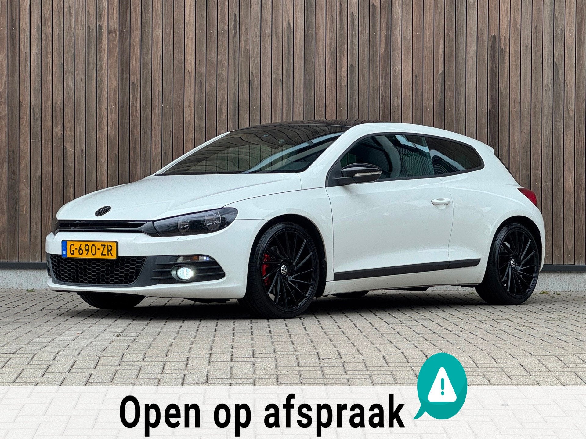 Volkswagen Scirocco 1.4 TSI R-Line / Pano / Leder, Voorwielaandrijving, Euro 5, 15 km/l, Gebruikt