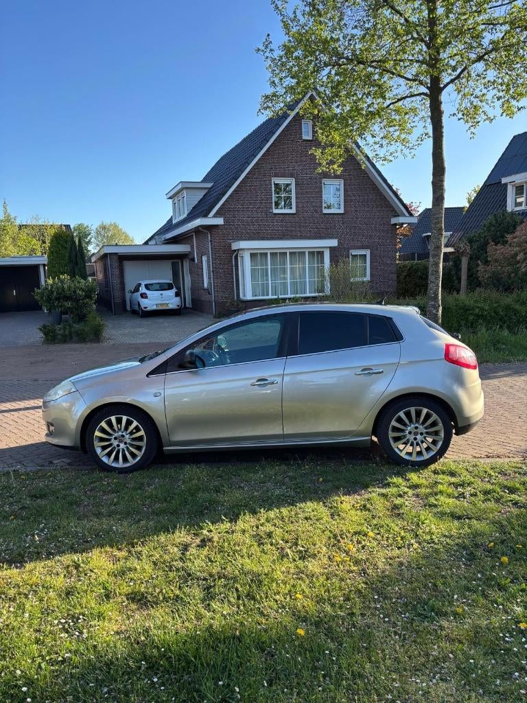 Fiat Bravo 1.4 16V 120 5DR Dualogic 2008 Grijs, Auto's, Fiat, Particulier, Bravo, ABS, Airbags, Airconditioning, Automatische klimaatregeling