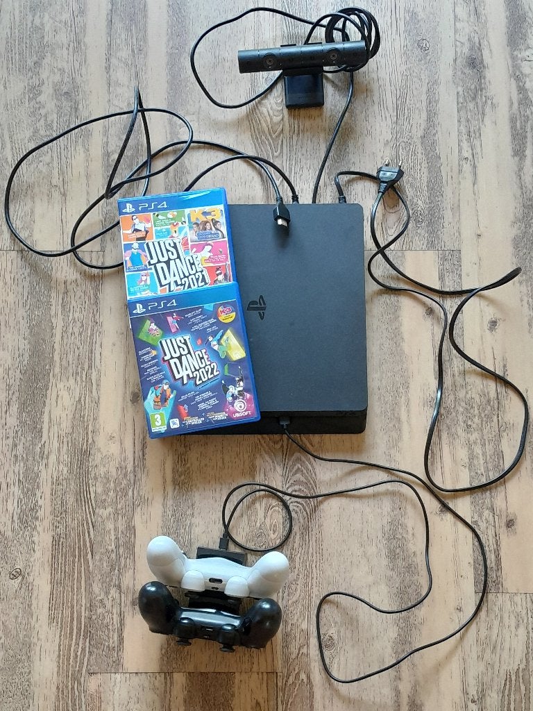 PS4, camera, 2 controllers, laadstation, 2 spellen, Met 2 controllers, Ophalen of Verzenden, Slim, 500 GB