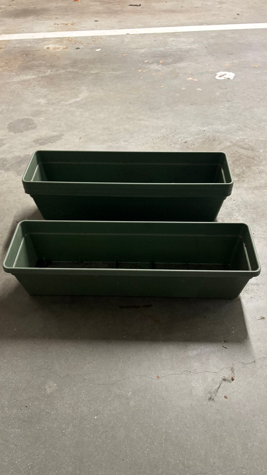 Gratis four flower beds/planters, Tuin en Terras, Bloembakken en Plantenbakken, Ophalen, Kunststof, Minder dan 30 cm, Minder dan 60 cm